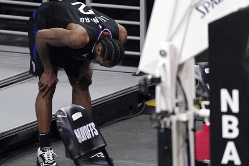 Clippers’ Kawhi Leonard to miss Game 6 with knee injury, reportedly unhappy with medical staff