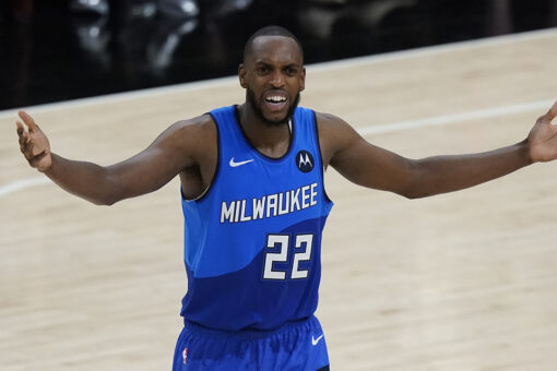 Middleton’s 38 power Bucks past Hawks 113-102 for 2-1 lead