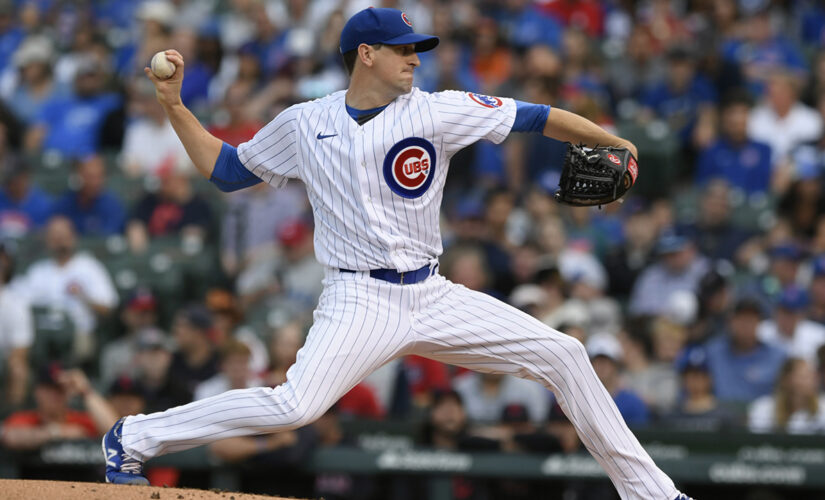 Hendricks dominates, Bryant homers as Cubs beat Indians 7-1