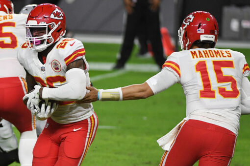 Le’Veon Bell attempts to clarify Chiefs comments, apologizes for making remarks on social media