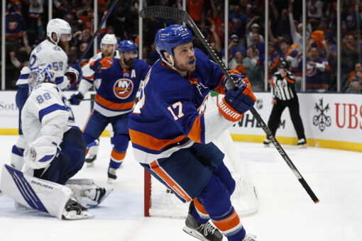 Martin, Pulock help Isles top Lightning 3-2 to tie series