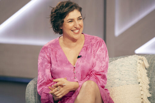Mayim Bialik’s ‘Jeopardy!’ guest hosting debut gets rave reviews from viewers, herself