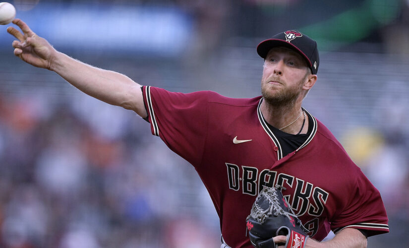 D-backs match MLB record with 22nd straight road loss