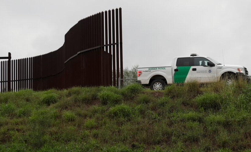 Migrants nearly drown in US-Mexico border crossing, video shows