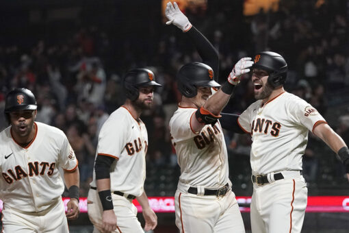 D-backs lose 21st straight road game, blow 7-run lead at SF