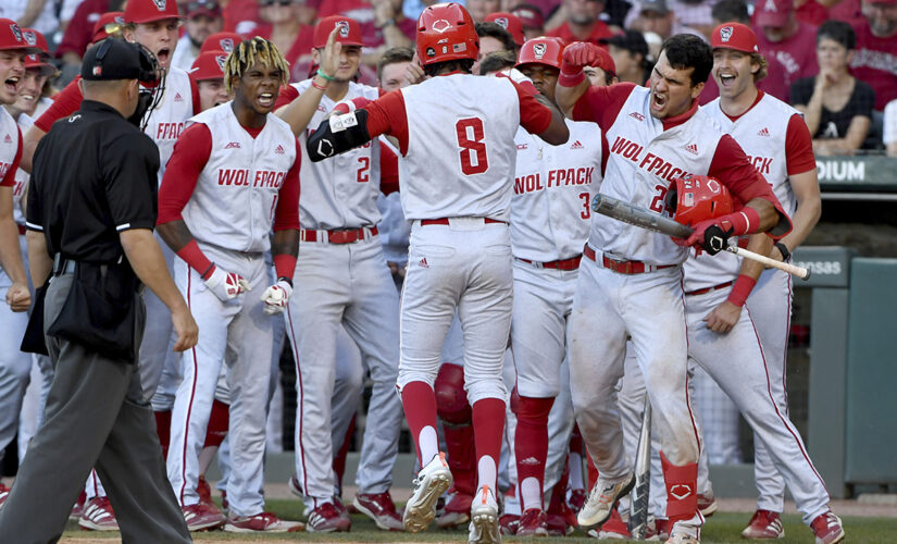 NC St, Texas, Tennessee, Arizona lock up CWS bids; Hogs out