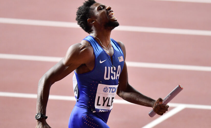 Noah Lyles raises fist before race, finishes in 7th place in 100-meter