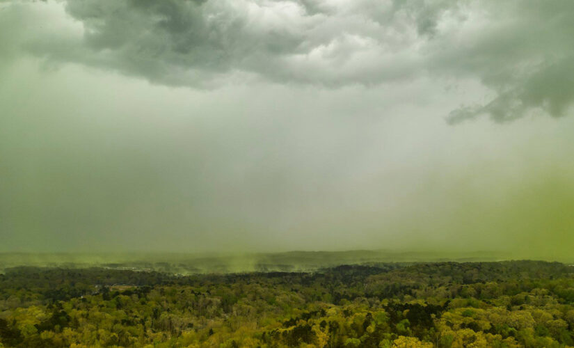 Heavy rain, flash flooding across Midwest as thunderstorms hit Gulf Coast