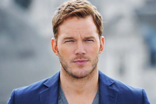 Chris Pratt honors Flag Day by parachuting with Navy ‘Leap Frogs’: ‘The Stars and Stripes represent all of us’