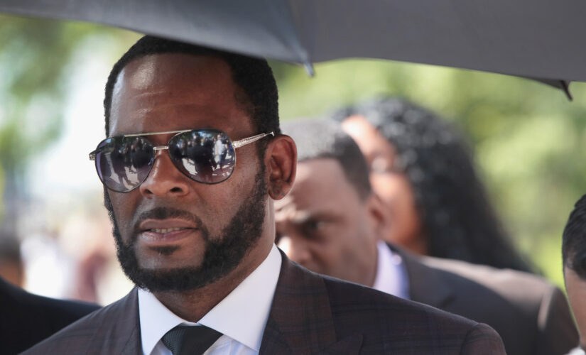 R. Kelly: New York judge orders hearing to determine potential attorney conflicts