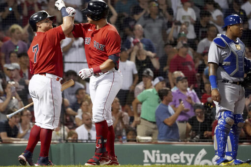 Renfroe homers twice, Red Sox rally to beat Royals 6-5