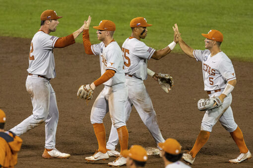 Texas defeats Virginia 6-2 to reach bracket final at CWS