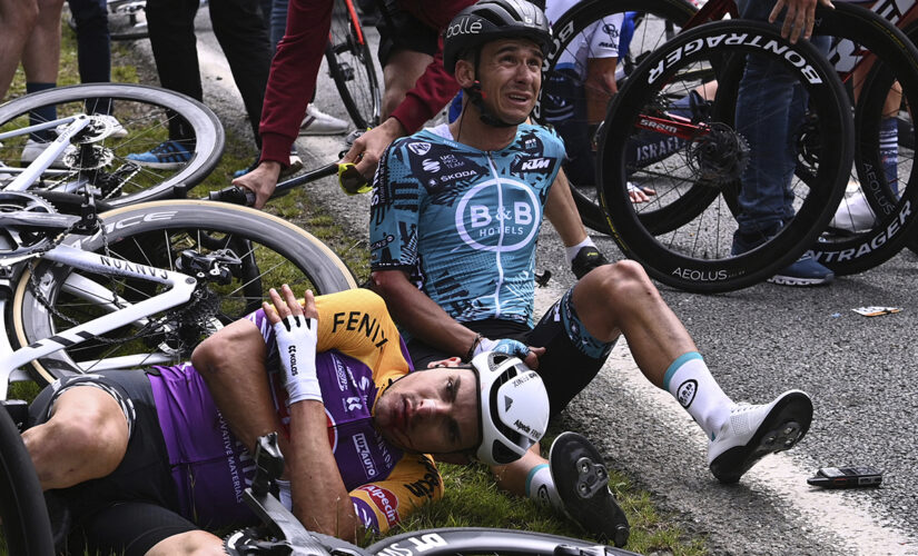 Tour de France fans under scrutiny after one spectator caused pile-up