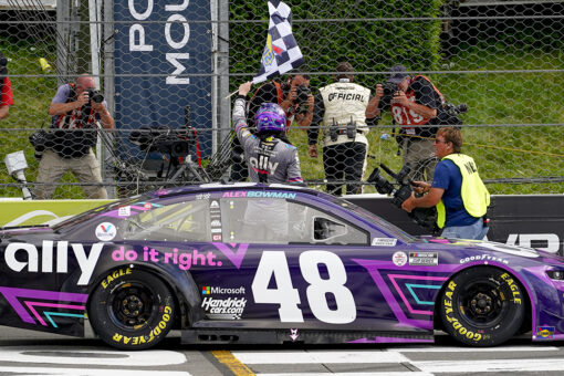 NASCAR: Flat tire foils Kyle Larson’s bid for fourth straight win as Alex Bowman takes Pocono