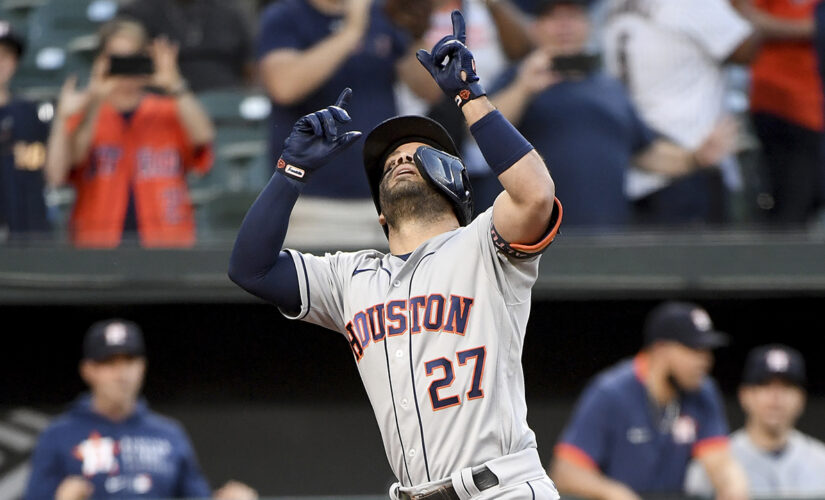 Astros club 4 HRs, beat Orioles 13-0 for 10th straight win