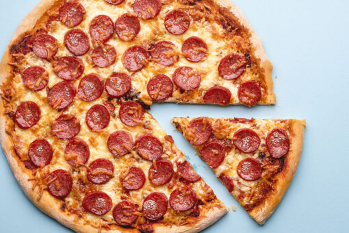Pizza worker’s viral slice stealing hack has customers worried