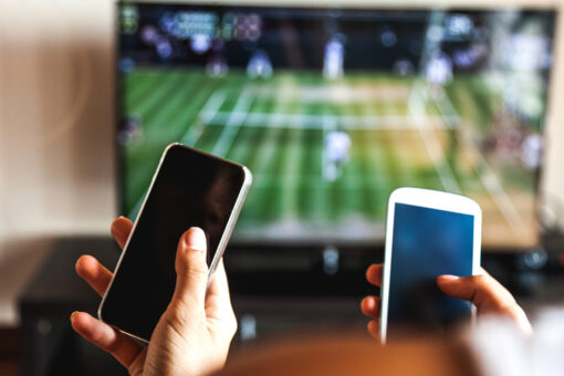 Avoid that embarrassing moment! Hide your phone’s lock screen notifications