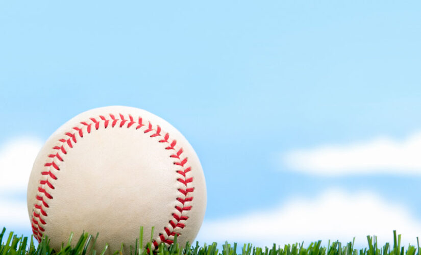 8 advance in NCAA baseball; No. 1 Hogs to face Huskers again