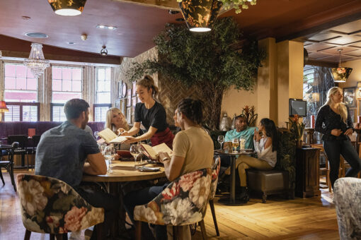 With NY Hamptons restaurants maxed out, some offer big bribes for table reservations