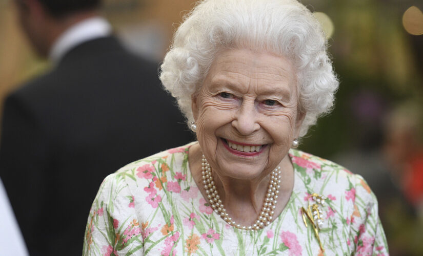 Queen Elizabeth steals show at G-7 reception with witty one-liner to world leaders