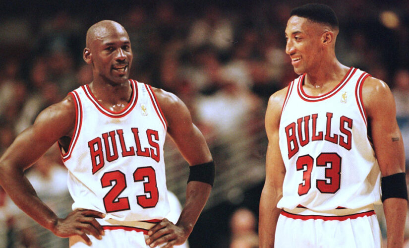 Scottie Pippen throwing the book at Michael Jordan in new tell-all