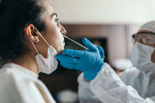 US COVID-19 cases rising again, doubling over three weeks