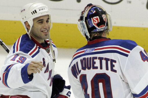 NHL pushes puck up ice in bid to reach Latino communities