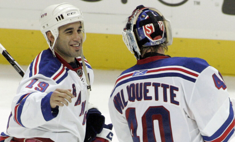 NHL pushes puck up ice in bid to reach Latino communities