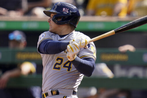 Narváez, García, Peterson lead Brewers to 11th straight win