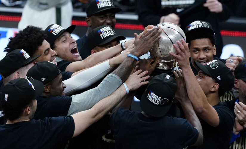 Bucks beat Hawks, head to NBA Finals for 1st time since 1974