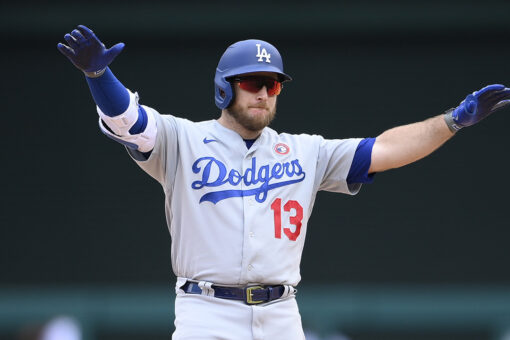 Pujols helps Dodgers to 7-game season sweep of Nationals