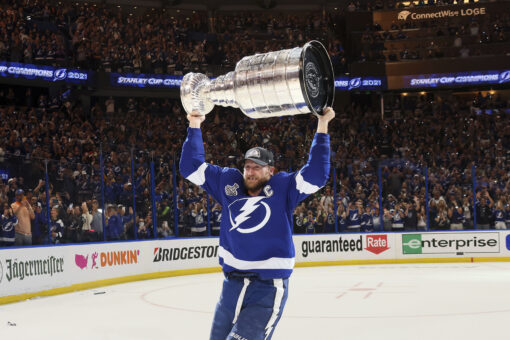 Lightning shut out Canadiens in Game 5 to win second straight Stanley Cup