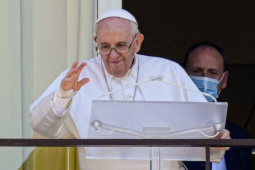 Pope Francis makes first appearance since intestinal surgery