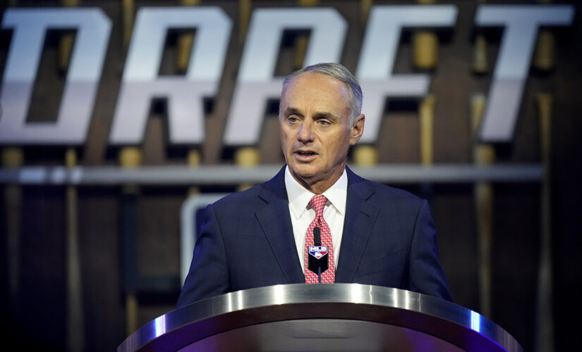 Manfred: Banning defensive shifts would be restoring MLB