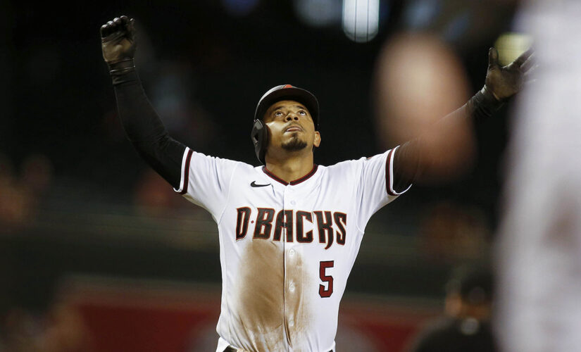 Brewers add All-Star 3B Escobar in trade with Diamondbacks