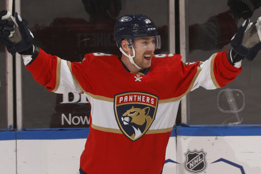 Panthers sign Sam Bennett to 4-year deal; Sam Reinhart next?