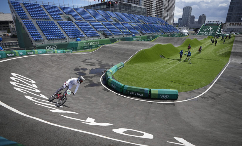 Organizer mishaps continue to plague cycling at Tokyo Games