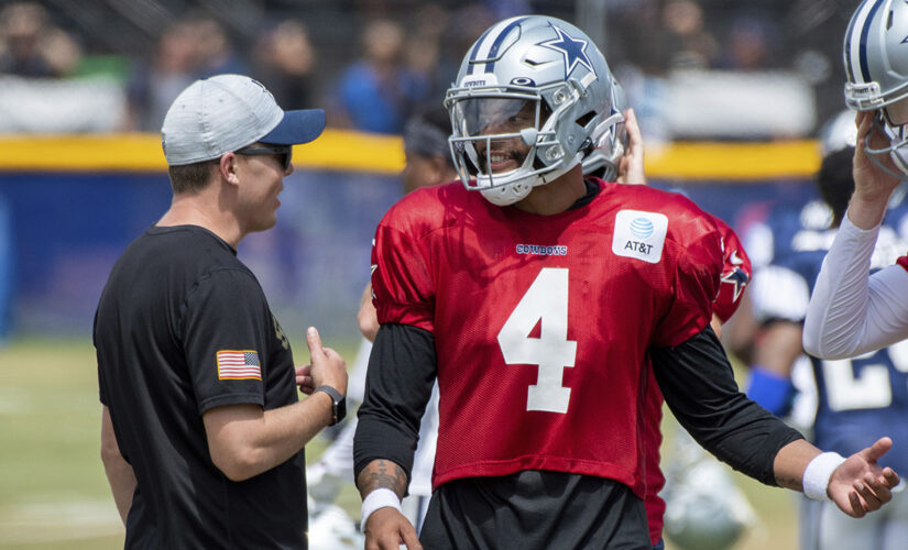 Cowboys’ Prescott leaves camp practice with shoulder strain