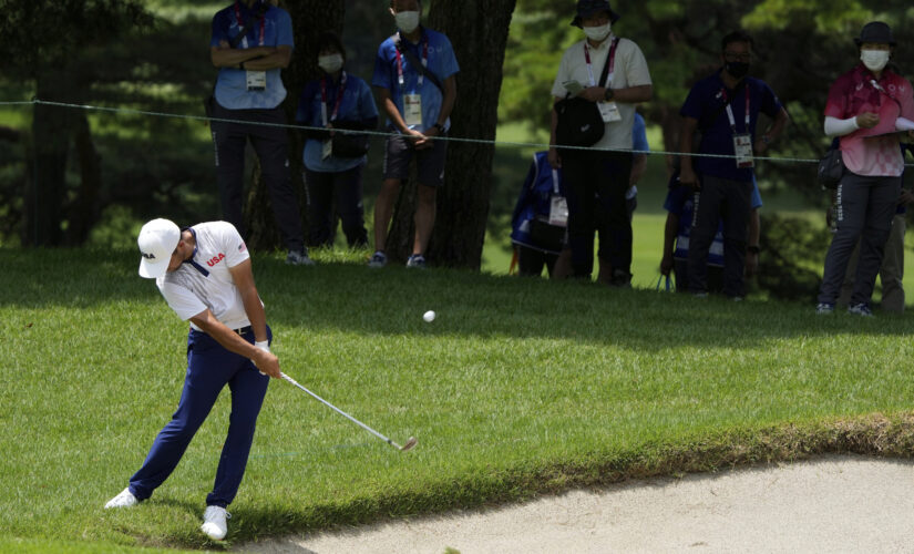Schauffele clings to lead as 3 medals up for grabs in golf