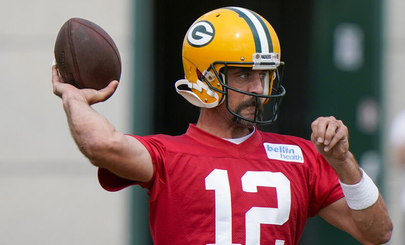 Aaron Rodgers back to work as icy Packers relationship appears to thaw