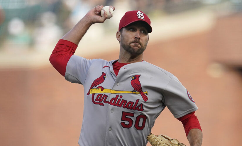 Wainwright wins fourth straight decision, Cards beat Giants