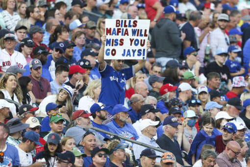 Red Sox hit 5 HRs, beat Blue Jays 7-4 in Buffalo finale