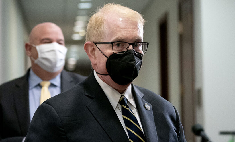 Capitol physician called out for not wearing mask while briefing House members on new mask mandate