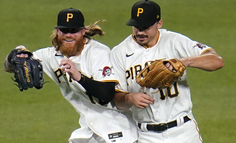 Reynolds’ walk-off walk gives Pirates 2-1 win over Braves