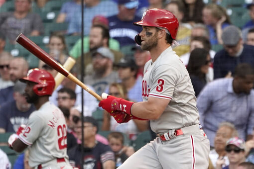 Harper leads way as Phillies hand Cubs 11th straight loss