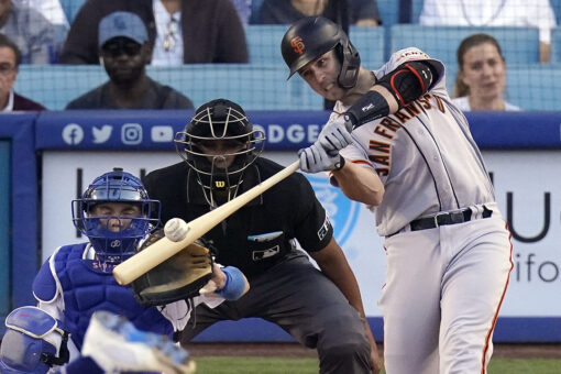 Posey comes through in return as Giants defeat Dodgers 7-2