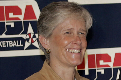 US women’s hoops program director stepping down after Tokyo