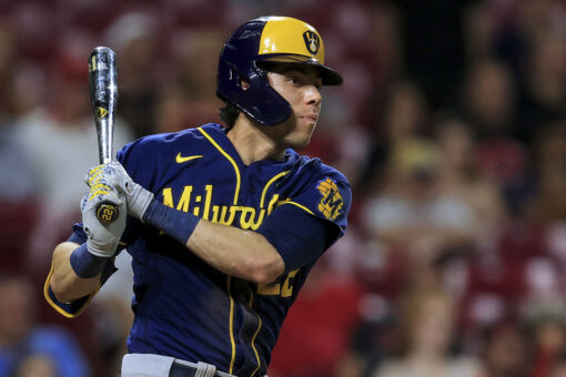Yelich hits RBI double in 11th, Brewers top Reds, widen lead
