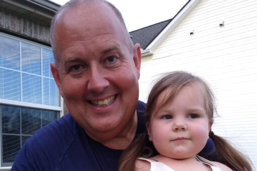 Off-duty police officer rescues neighboring 2-year-old from drowning after hearing screams five doors down