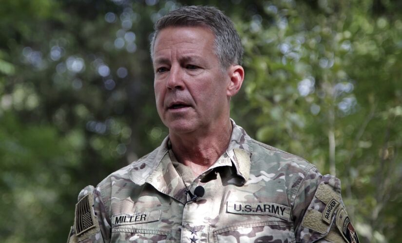 Top US commander in Afghanistan relinquishes post